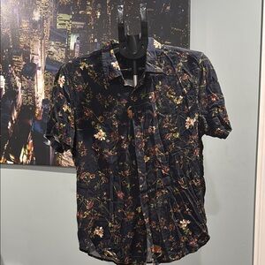 Men's Black Floral Short-Sleeve Button-Up Shirt